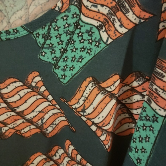 XL Lularoe Irma - Picture 3 of 4